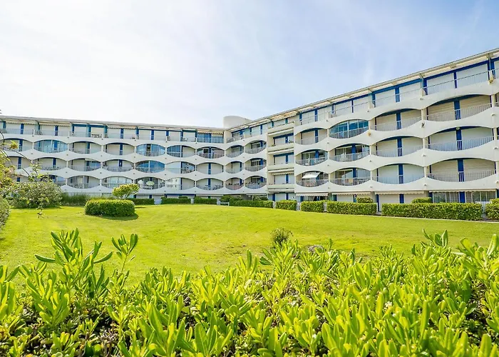 Appartement Les Terrasses De La Mer-13 By Interhome